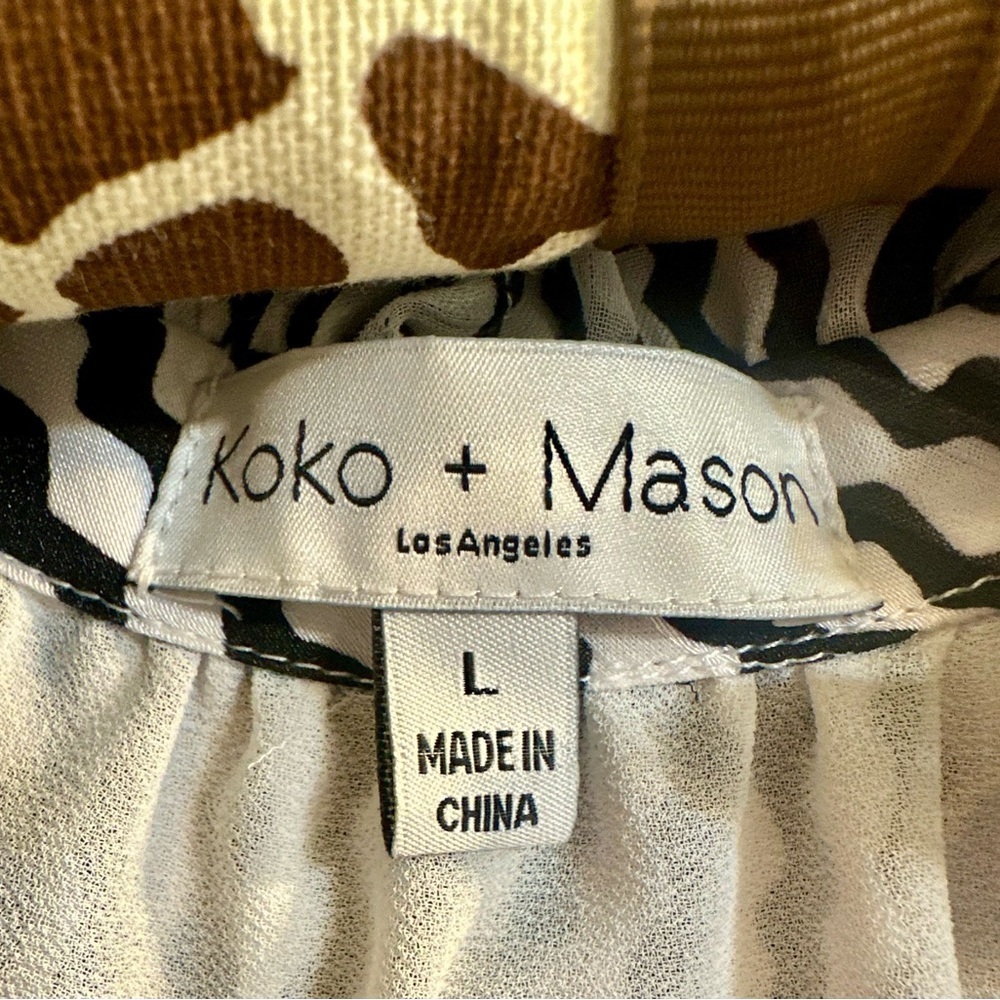 Chic Black and White Women's Blouse - Picture 3 of 3